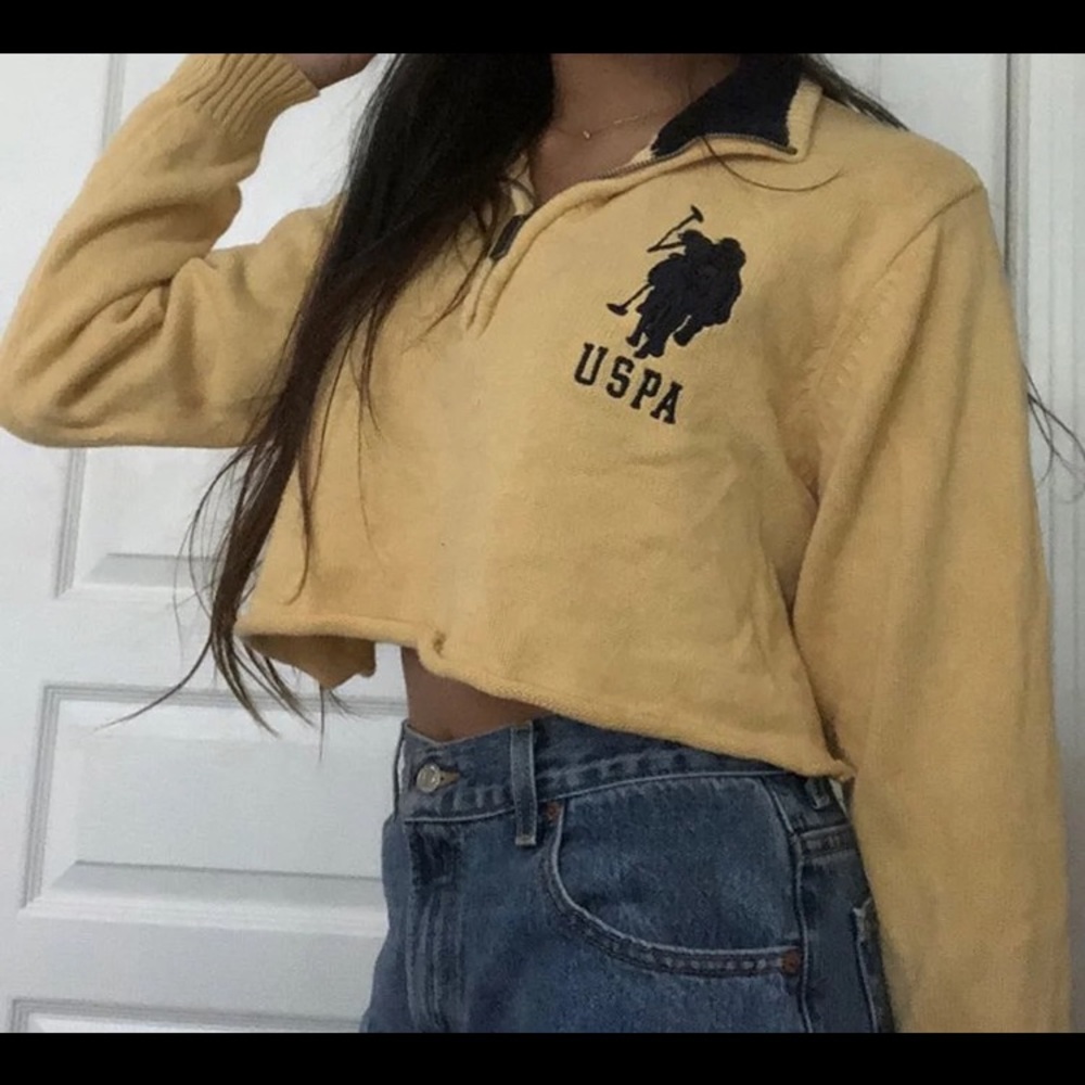 Yellow cropped knitted sweater